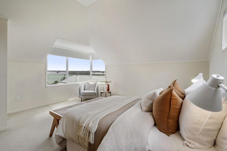 Photo of property in 2/19 Walter Street, Hauraki, Auckland, 0622