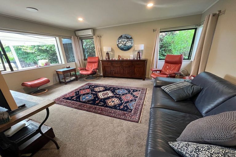 Photo of property in 15 Pinewood Grove, Botany Downs, Auckland, 2010