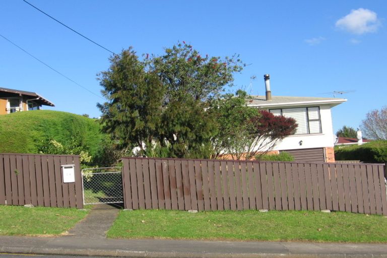 Photo of property in 24 School Road, Te Atatu South, Auckland, 0610