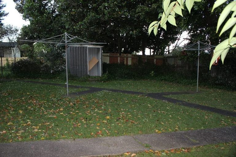 Photo of property in 2/23 Tahi Terrace, Glen Eden, Auckland, 0602
