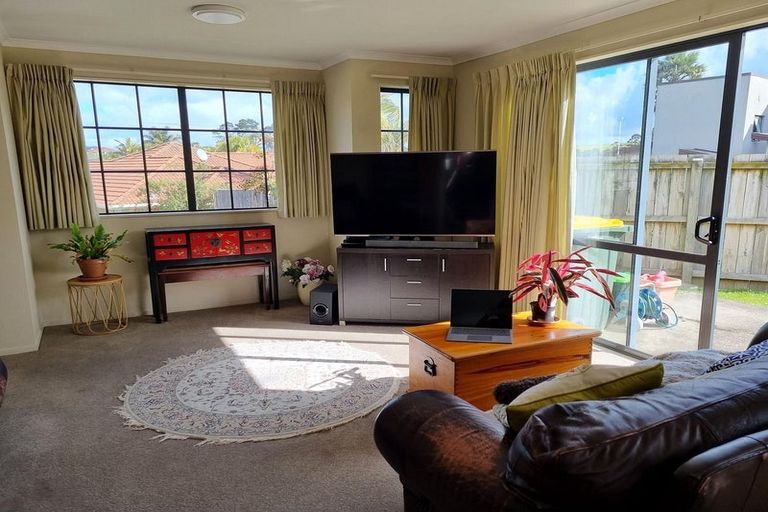 Photo of property in 26 Glen Bay Close, Pinehill, Auckland, 0632