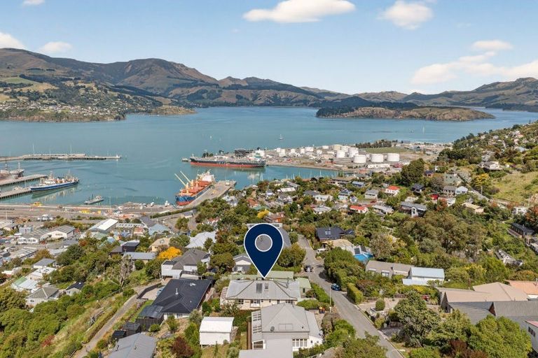 Photo of property in 12 Ross Terrace, Lyttelton, 8082