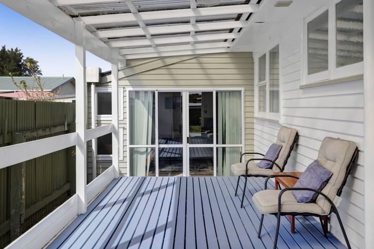 Photo of property in 30a Disraeli Street, Hawera, 4610