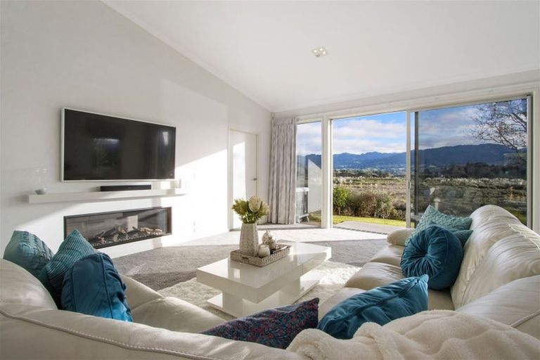 Photo of property in 21 Riverside Place, Katikati, 3129