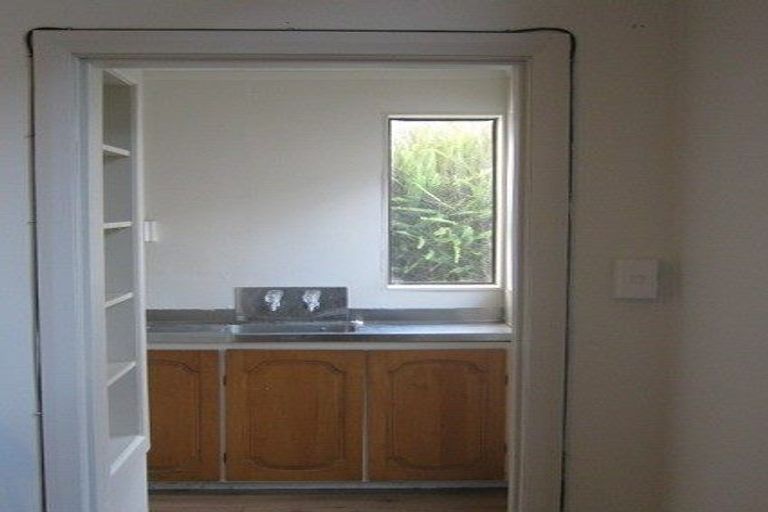 Photo of property in 36 Rolleston Street, Mount Cook, Wellington, 6021