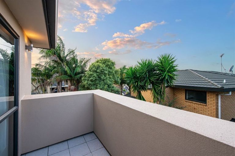 Photo of property in 86 San Valentino Drive, Henderson, Auckland, 0612