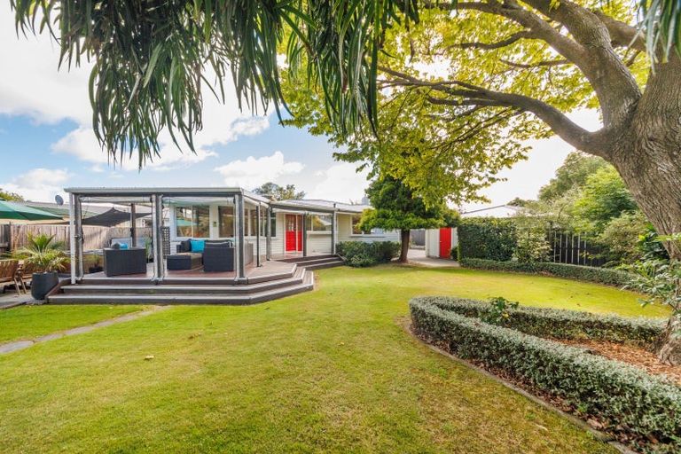 Photo of property in 22 Bond Street, Hokowhitu, Palmerston North, 4410