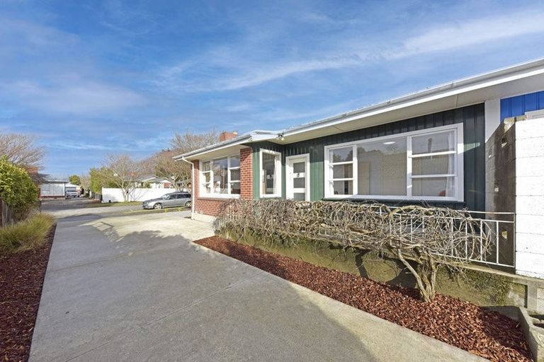 Photo of property in 1/14 Newbridge Place, Ilam, Christchurch, 8041