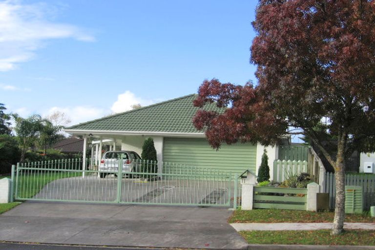 Photo of property in 11 Solana Court, Botany Downs, Auckland, 2010