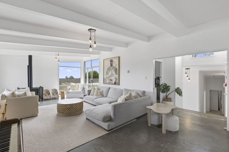 Photo of property in 25 Nevada Drive, Merrilands, New Plymouth, 4312