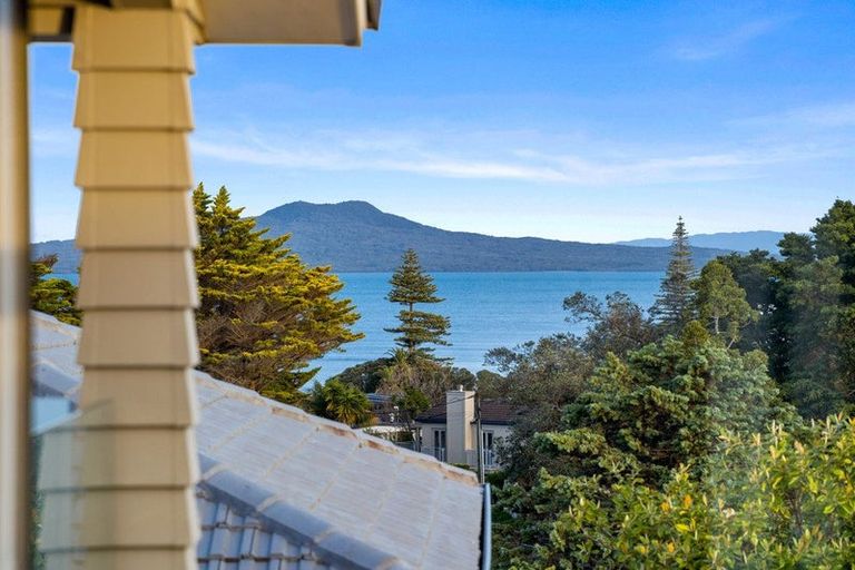 Photo of property in 463 Beach Road, Murrays Bay, Auckland, 0630