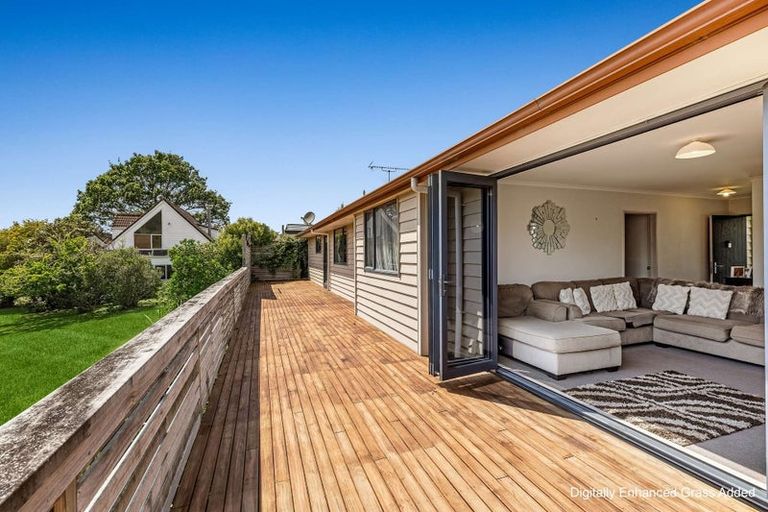 Photo of property in 169l Colwill Road, Massey, Auckland, 0614