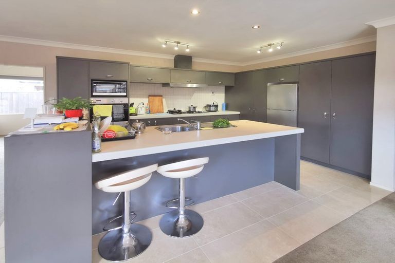 Photo of property in 36 Stranraer Crescent, Wattle Downs, Auckland, 2103