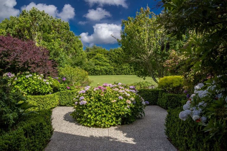 Photo of property in 102 Blackbridge Road, Dairy Flat, Albany, 0794