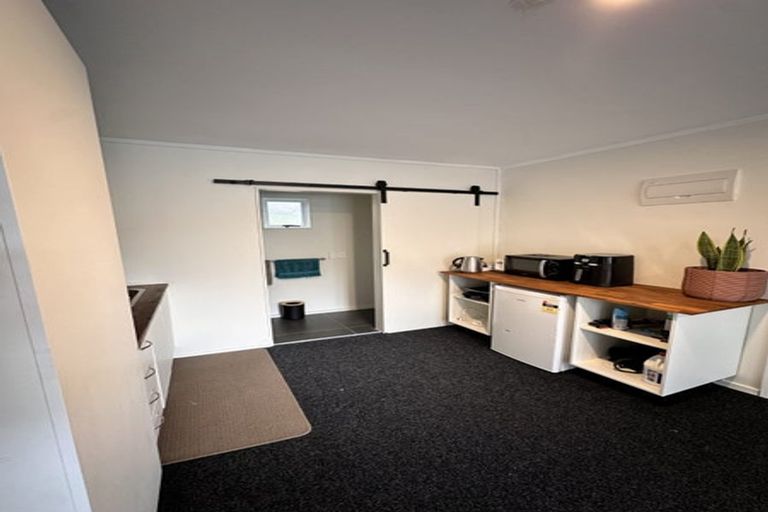 Photo of property in 2b Glen Road, Ranui, Auckland, 0612