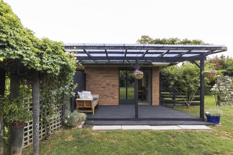 Photo of property in 42 Brandon Hall Road, Bulls, 4894