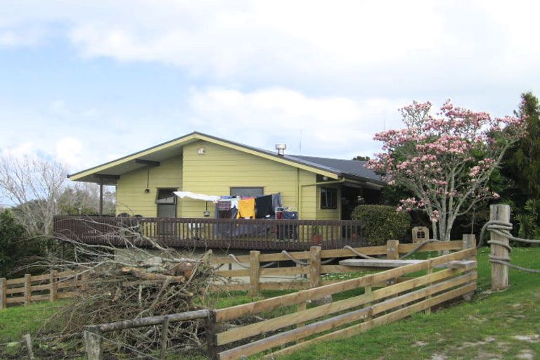 Photo of property in 71 Gorge Road, Maungaturoto, 0520