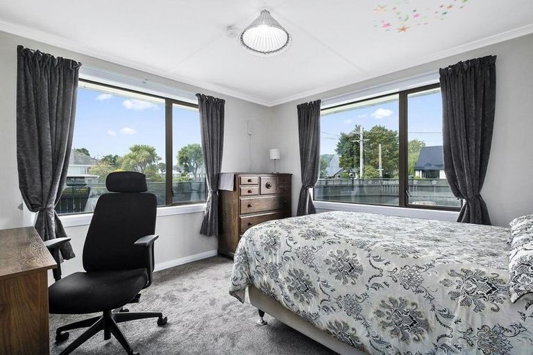 Photo of property in 6 Doon Street, Mosgiel, 9024