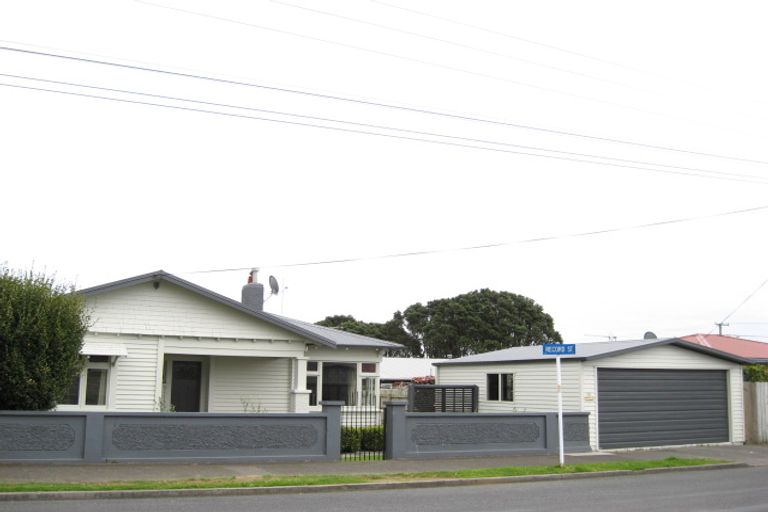 Photo of property in 60 Record Street, Fitzroy, New Plymouth, 4312