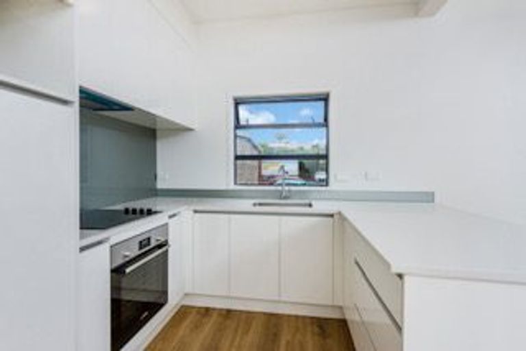 Photo of property in 420/18 Sunnyhaven Avenue, Beach Haven, Auckland, 0626