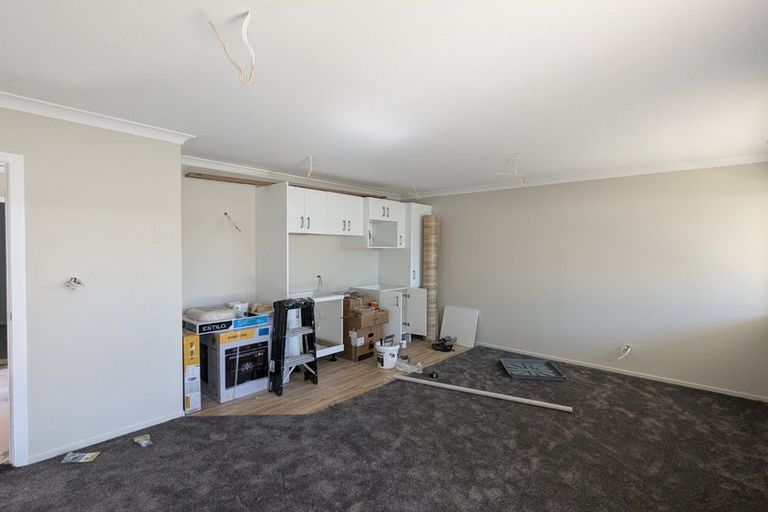 Photo of property in 2/19 Collins Avenue, Tawa, Wellington, 5028