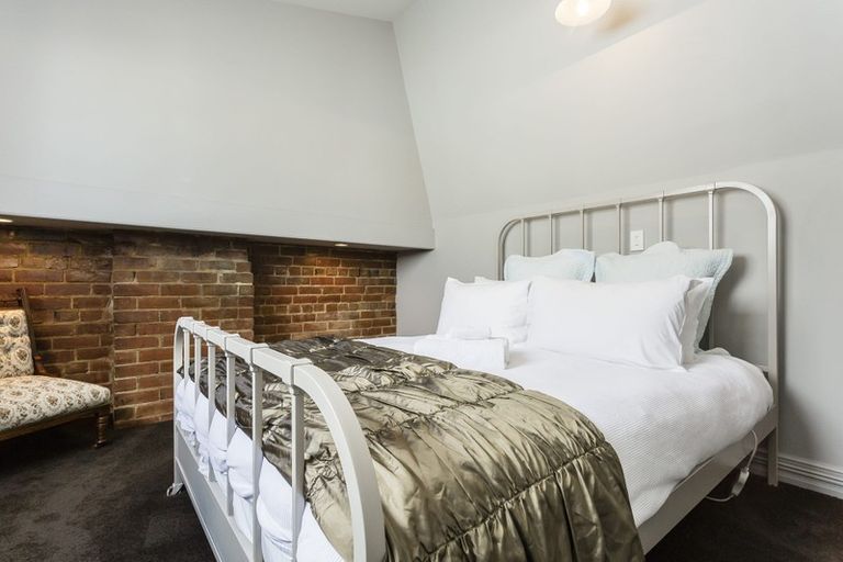 Photo of property in 10/33 Dowling Street, Dunedin Central, Dunedin, 9016