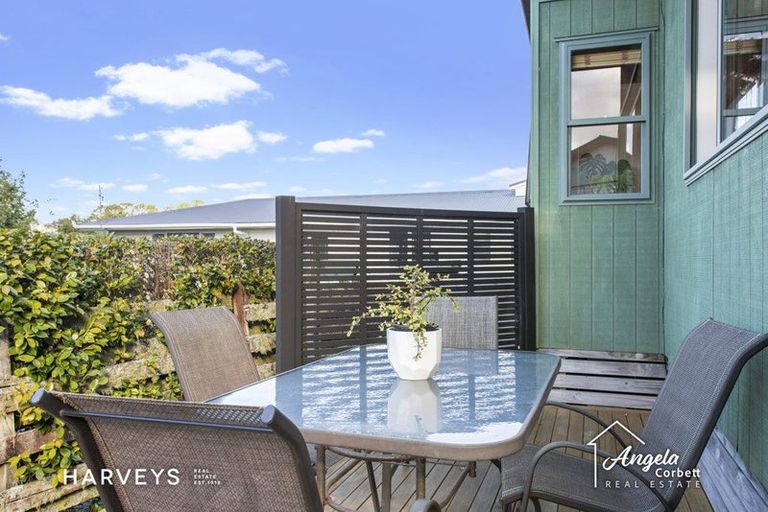 Photo of property in 1/36 Konini Road, Titirangi, Auckland, 0604