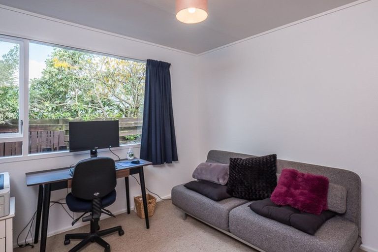 Photo of property in 10b Cypress Grove, Paraparaumu, 5032