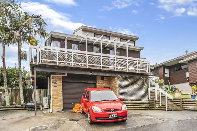 Photo of property in 1/22 Bronzewing Terrace, Unsworth Heights, Auckland, 0632