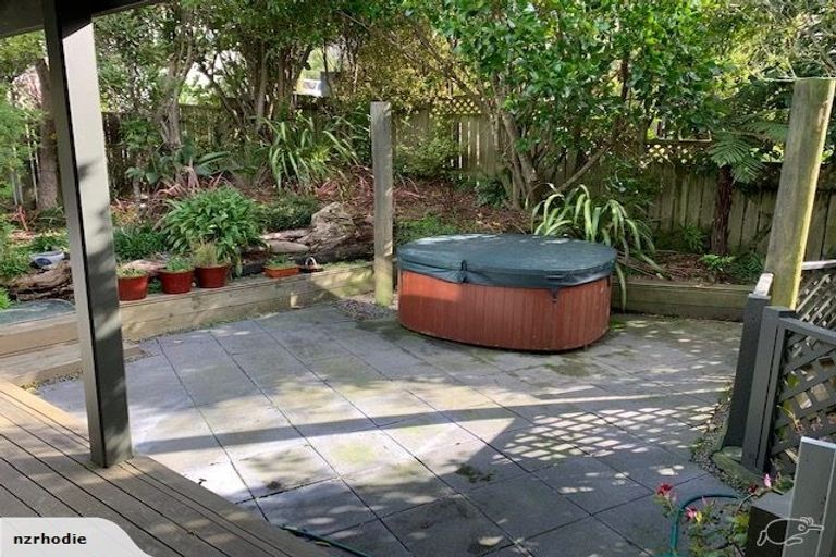 Photo of property in 14 Marjory Close, Broadmeadows, Wellington, 6035