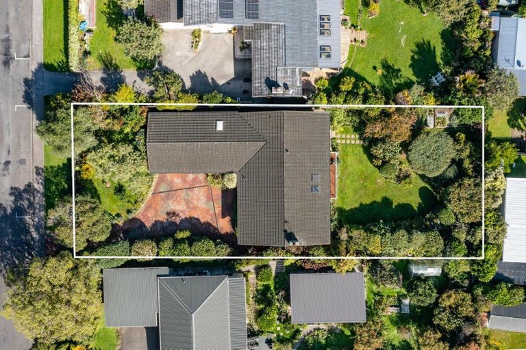 Photo of property in 8 Tui Crescent, Waikanae, 5036