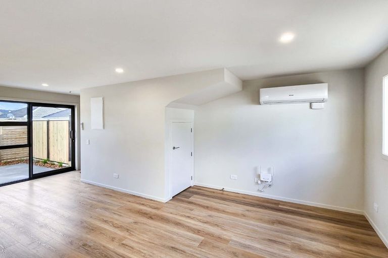 Photo of property in 6/7 Wainuiomata Road, Wainuiomata, Lower Hutt, 5014