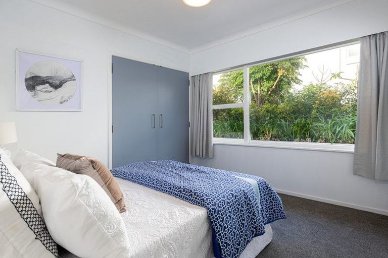 Photo of property in 1 Red Bluff Rise, Campbells Bay, Auckland, 0630
