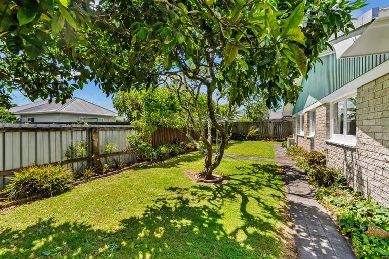 Photo of property in 1/15 Zealandia Street, Kensington, Whangarei, 0112
