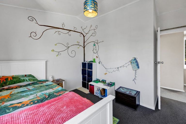 Photo of property in 10 Cook Street, Marfell, New Plymouth, 4310