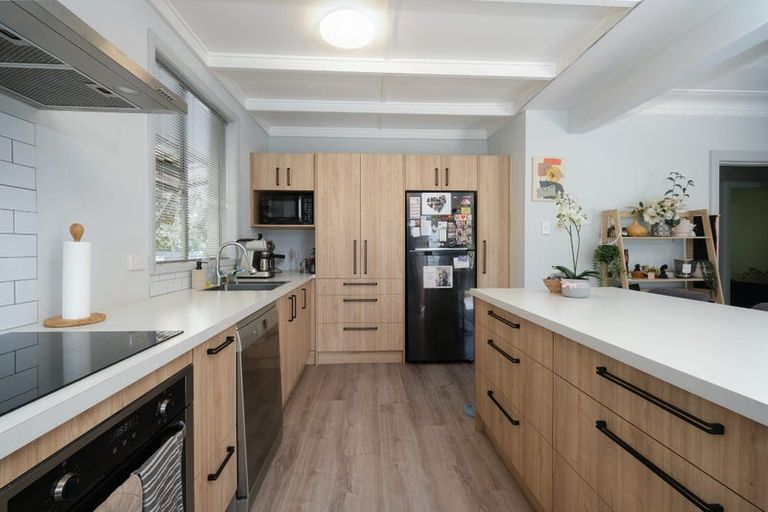 Photo of property in 42 Wingatui Road, Mosgiel, 9024