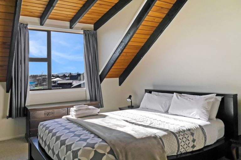 Photo of property in 15 Irishman Drive, Twizel, 7901