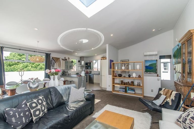 Photo of property in Fernhill Flats, 3/324 The Terrace, Te Aro, Wellington, 6011