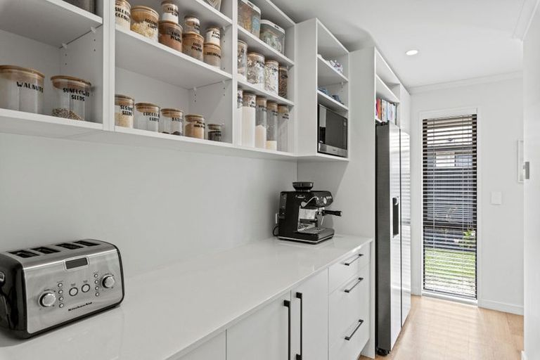 Photo of property in 4 Willow Way, Sunnyhills, Auckland, 2010