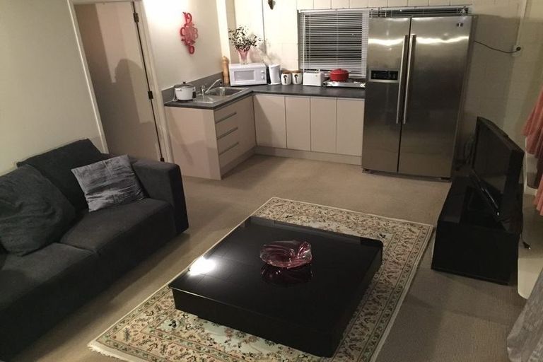 Photo of property in 2/1004 East Coast Road, Northcross, Auckland, 0630