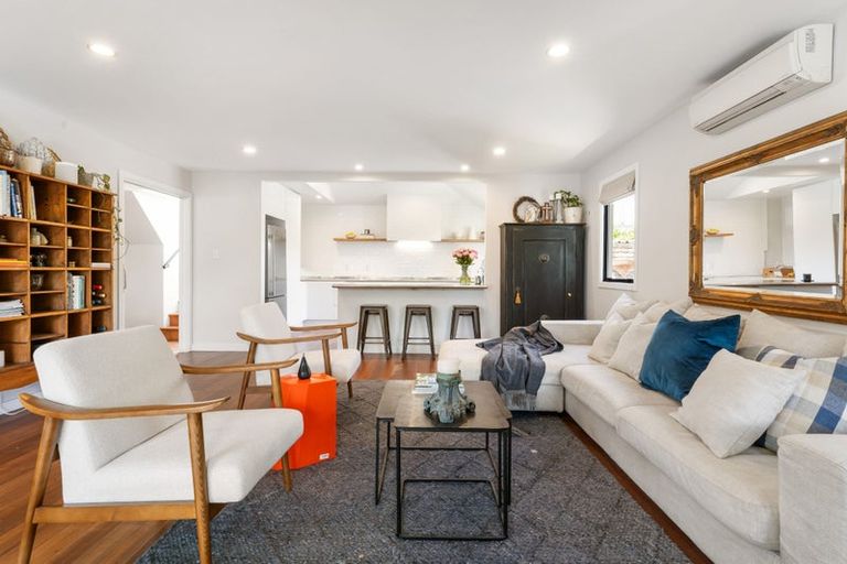 Photo of property in 43 Strowan Road, Strowan, Christchurch, 8052