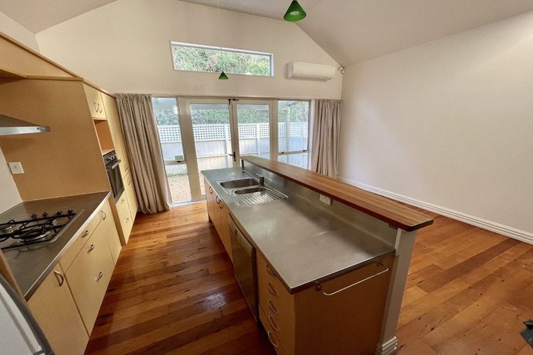 Photo of property in 153e Grant Road, Thorndon, Wellington, 6011