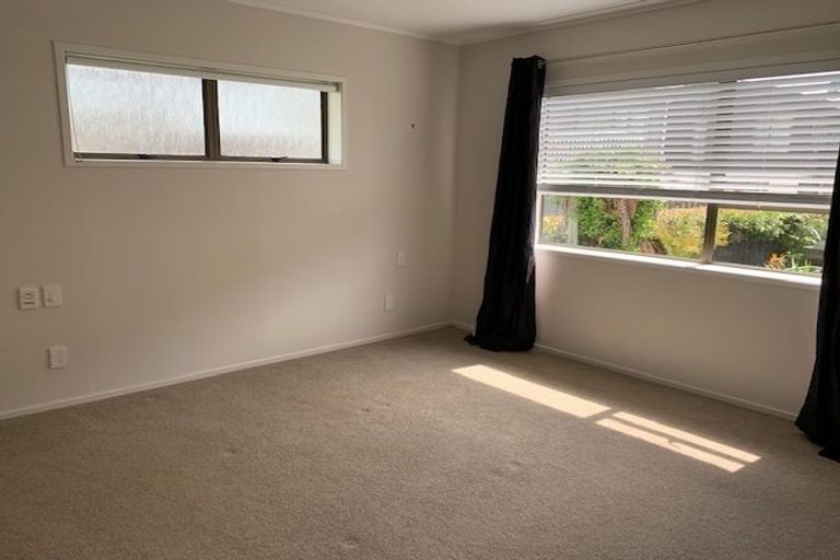 Photo of property in 1/91 Aberdeen Road, Castor Bay, Auckland, 0620