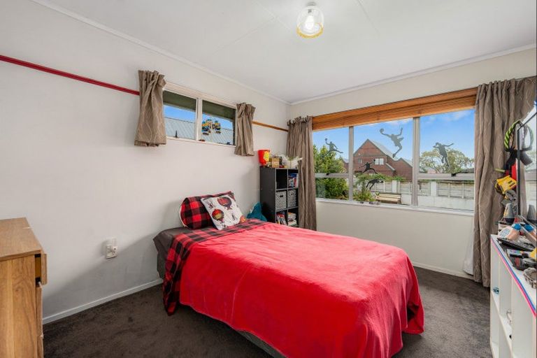 Photo of property in 7 Denver Place, Milson, Palmerston North, 4414