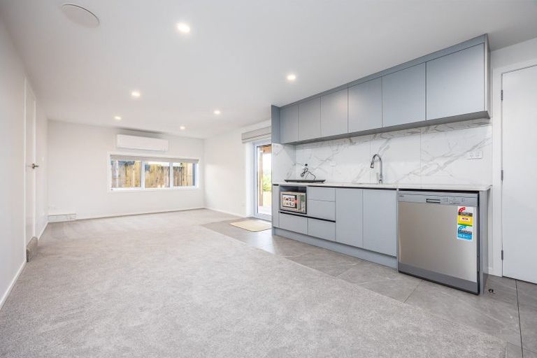 Photo of property in 939a East Coast Road, Torbay, Auckland, 0630