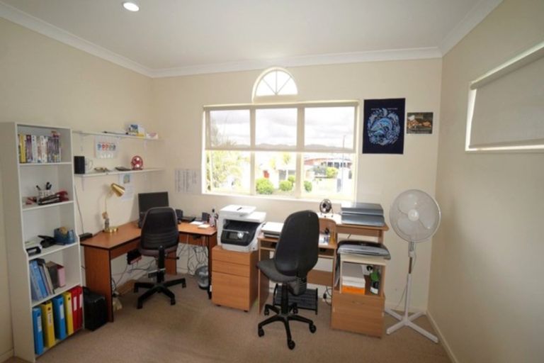 Photo of property in 22 Bermuda Place, One Tree Point, 0118