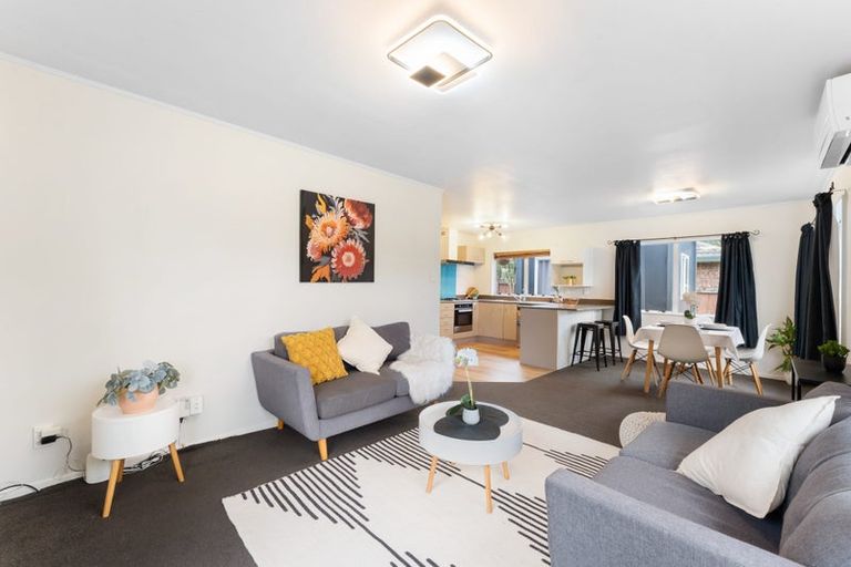 Photo of property in 3/51 Fruitvale Road, New Lynn, Auckland, 0600