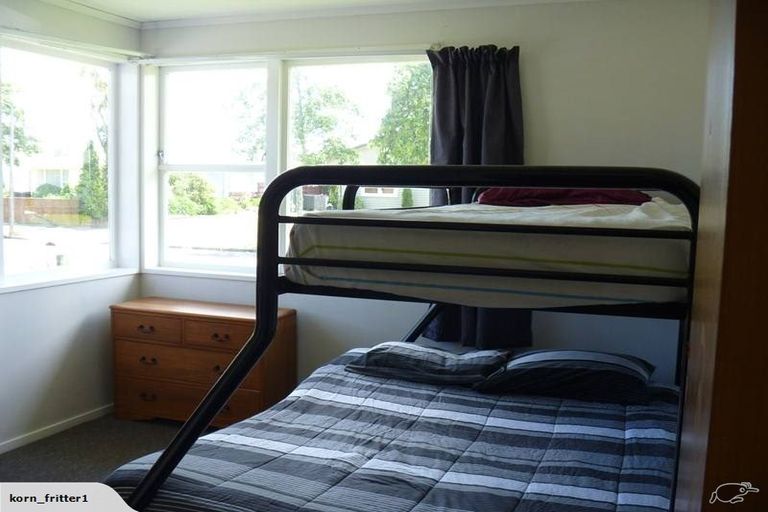 Photo of property in 18 Motuoapa Place, Kelvin Grove, Palmerston North, 4414