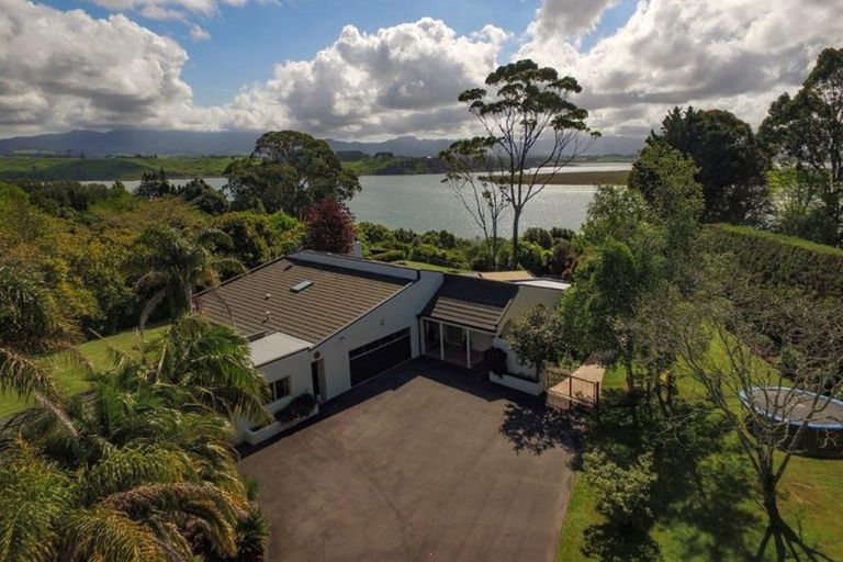 Photo of property in 34a Pahoia Beach Road, Whakamarama, 3172