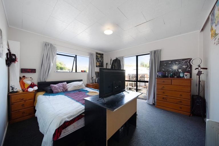 Photo of property in 2/9 Bellville Drive, Clendon Park, Auckland, 2103